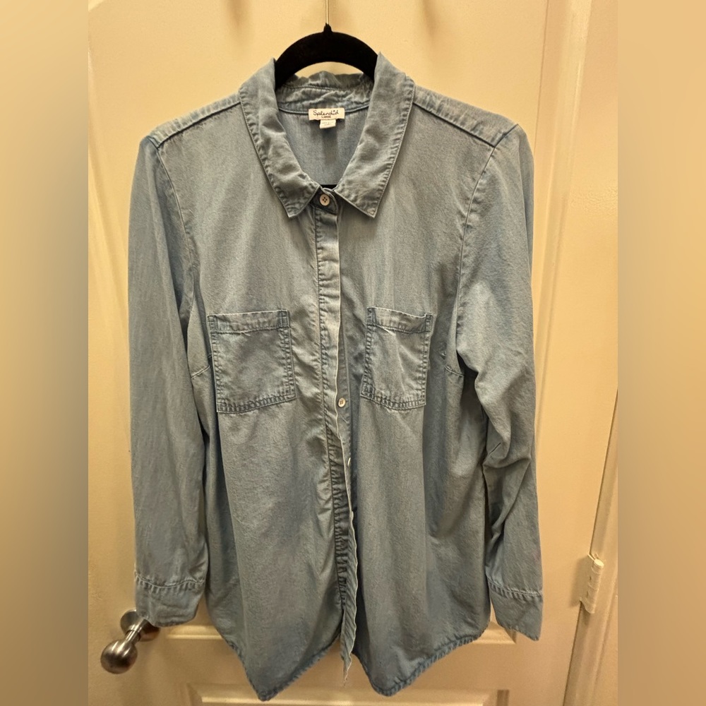 Long-sleeved denim shirt. Brand: Splendid. Size: L